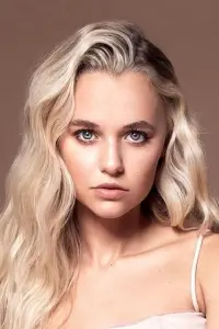 Фото Медісон Айзман (Madison Iseman)