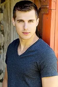 Фото Коді Лінлі (Cody Linley)