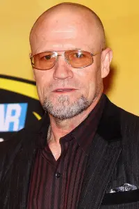 Фото Майкл Рукер (Michael Rooker)