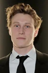 Фото Джордж Маккей (George MacKay)