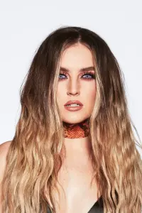 Фото  (Perrie Edwards)