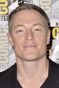 Фото Тахмо Пенікетт (Tahmoh Penikett)