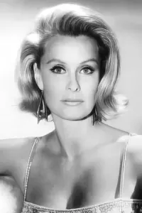 Фото Діна Меррілл (Dina Merrill)