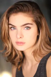 Фото Брайтон Шарбіно (Brighton Sharbino)