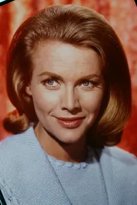 Фото Честь Блекман (Honor Blackman)