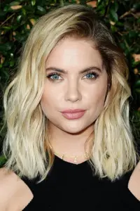 Фото Ешлі Бенсон (Ashley Benson)