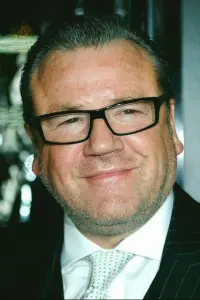 Фото Рей Вінстон (Ray Winstone)