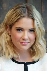 Фото Ешлі Бенсон (Ashley Benson)