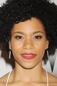 Фото  (Kelly McCreary)