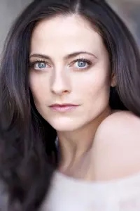 Фото  (Lara Pulver)