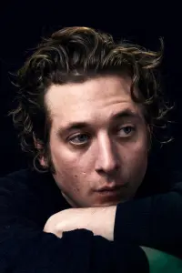 Фото Джеремі Аллен Уайт (Jeremy Allen White)