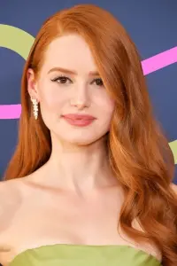 Фото Мадлен Петш (Madelaine Petsch)