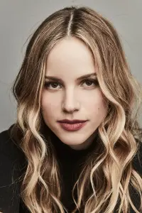 Фото Халстон Сейдж (Halston Sage)