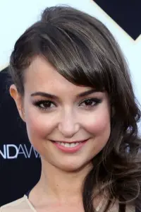 Фото Мілана Вайнтруб (Milana Vayntrub)