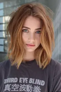 Фото  (Emily Rudd)