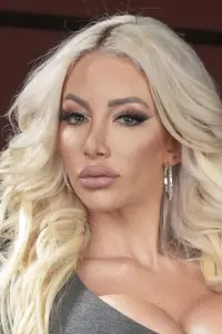 Фото  (Nicolette Shea)