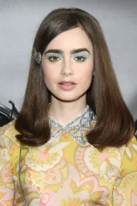 Фото Лілі Коллінз (Lily Collins)