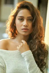 Фото  (Nivetha Pethuraj)