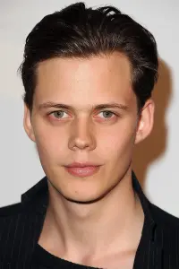 Фото Білл Скарсгард (Bill Skarsgård)