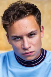 Фото Фін Коул (Finn Cole)