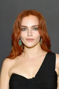 Фото Мадлен Брюер (Madeline Brewer)