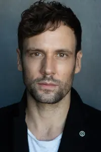 Фото  (Nick Blood)