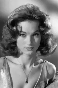 Фото Ширлі Енн Філд (Shirley Anne Field)