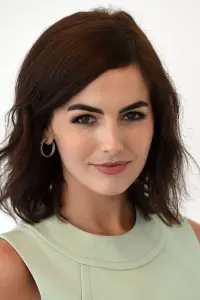 Фото Камілла Белль (Camilla Belle)