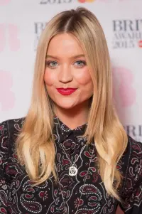 Фото  (Laura Whitmore)