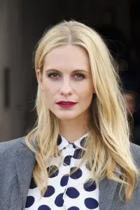 Фото  (Poppy Delevingne)