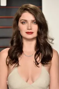 Фото Єва Хьюсон (Eve Hewson)