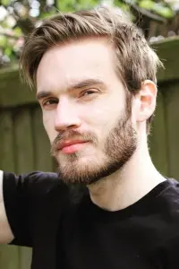 Фото  (PewDiePie)