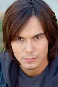 Фото  (Tyler Blackburn)