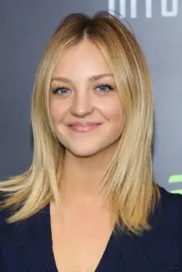 Фото Еббі Елліотт (Abby Elliott)