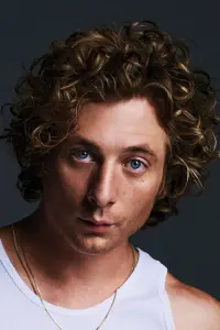 Фото Джеремі Аллен Уайт (Jeremy Allen White)