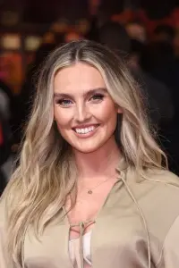 Фото  (Perrie Edwards)