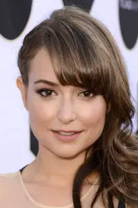 Фото Мілана Вайнтруб (Milana Vayntrub)