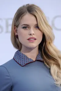 Фото Аліса Єва (Alice Eve)