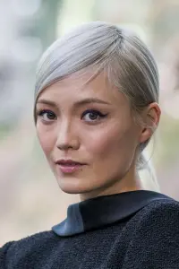 Фото Пом Клементьєв (Pom Klementieff)