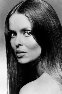 Фото Барбара Бах (Barbara Bach)