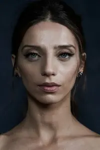 Фото Анжела Сарафян (Angela Sarafyan)