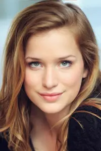 Фото Елізабет Лейл (Elizabeth Lail)