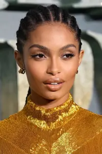 Фото Яра Шахіді (Yara Shahidi)