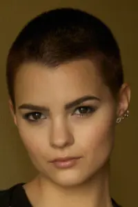 Фото Бріанна Хільдебранд (Brianna Hildebrand)