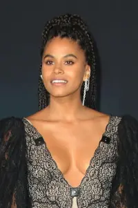 Фото Зазі Бітц (Zazie Beetz)