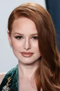 Фото Мадлен Петш (Madelaine Petsch)