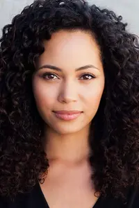 Фото  (Madeleine Mantock)