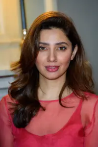 Фото  (Mahira Khan)