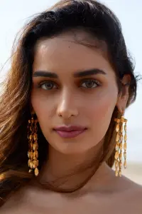 Фото  (Manushi Chhillar)