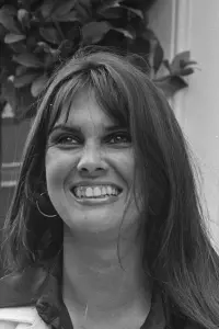 Фото Керолайн Манро (Caroline Munro)